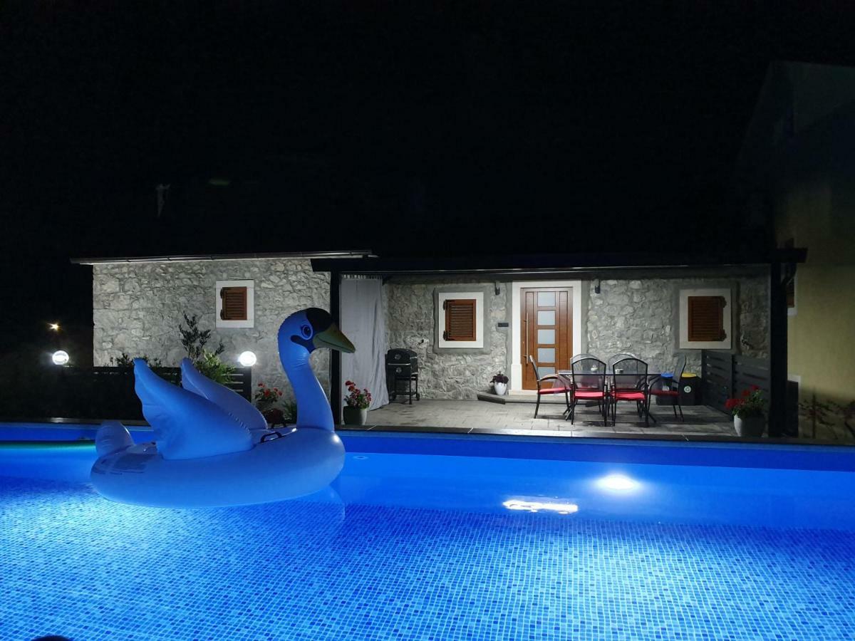 Villa Kos Lupoglav  Exterior foto